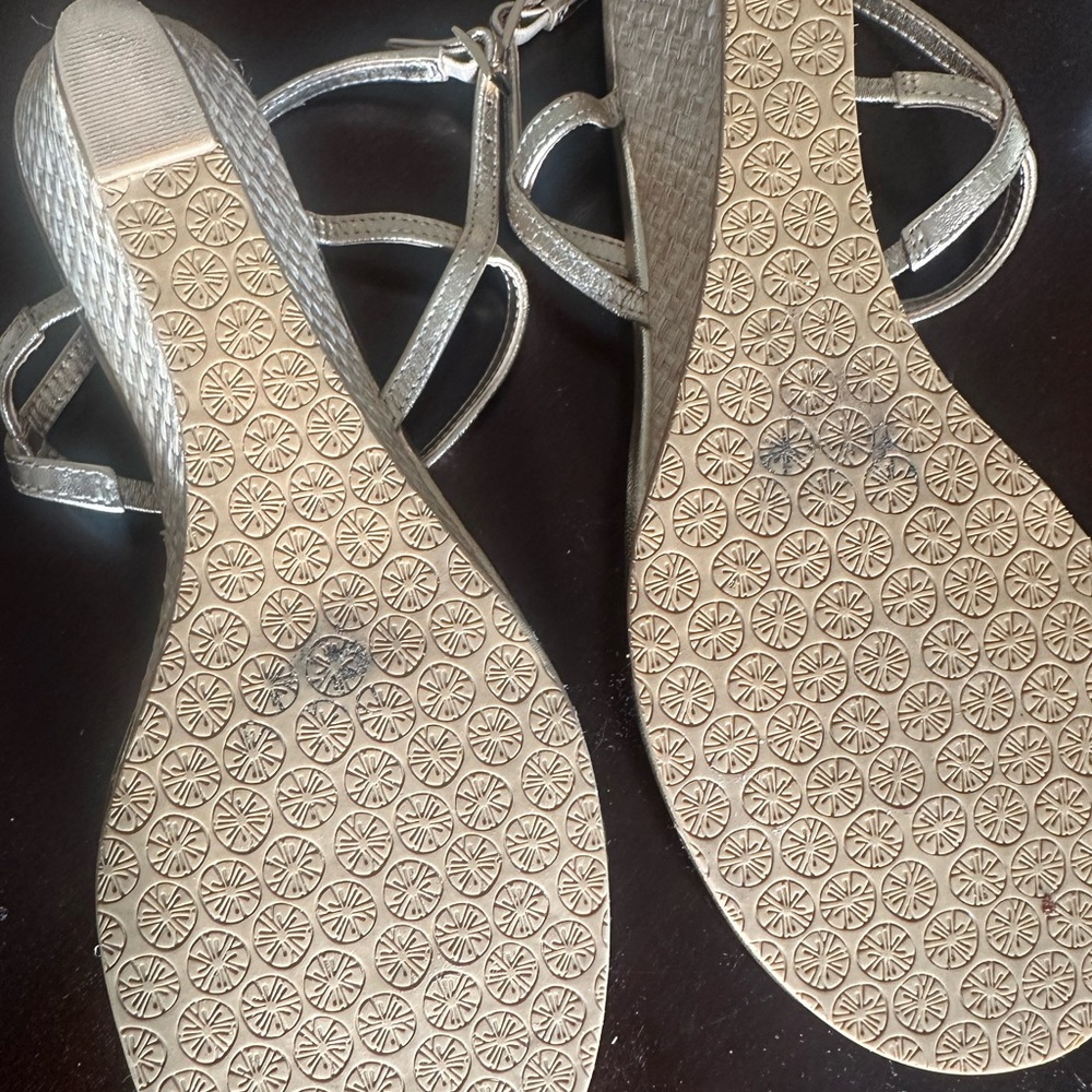 Lilly Pulitzer Gold Strappy Sandals - Picture 3 of 5